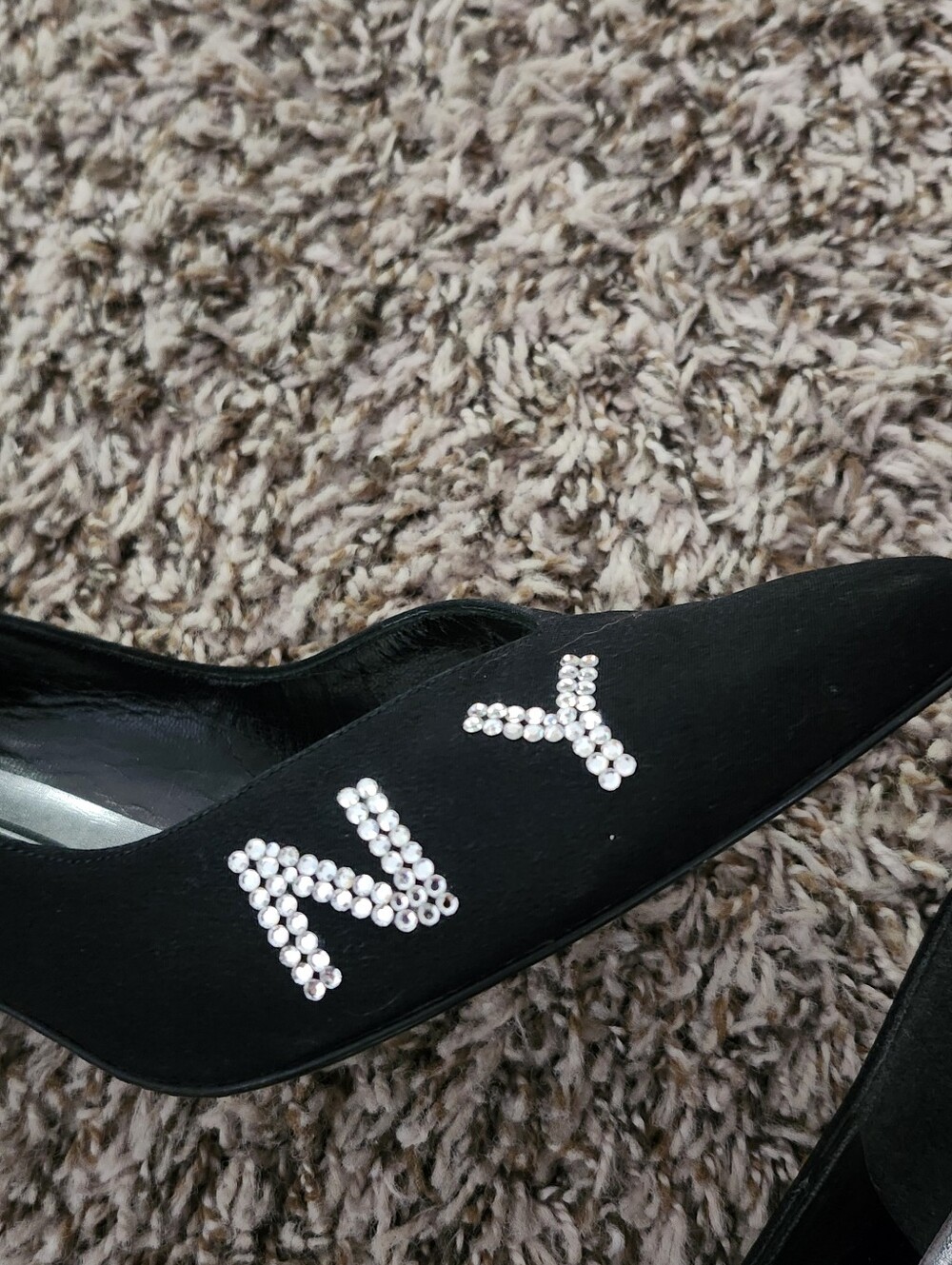 Stuart Weitzman Black Pointed-Toe Pumps with Pink Heart and Crystal 'I ❤️ NY' - Picture 5 of 9